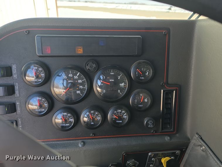 image for item DO7736 2000 Emergency One quint fire truck