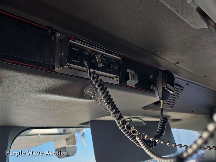 image for item DO7736 2000 Emergency One quint fire truck