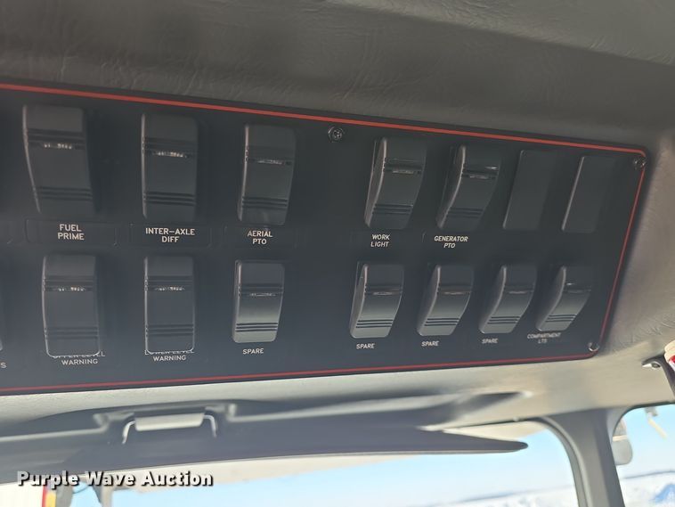 image for item DO7736 2000 Emergency One quint fire truck