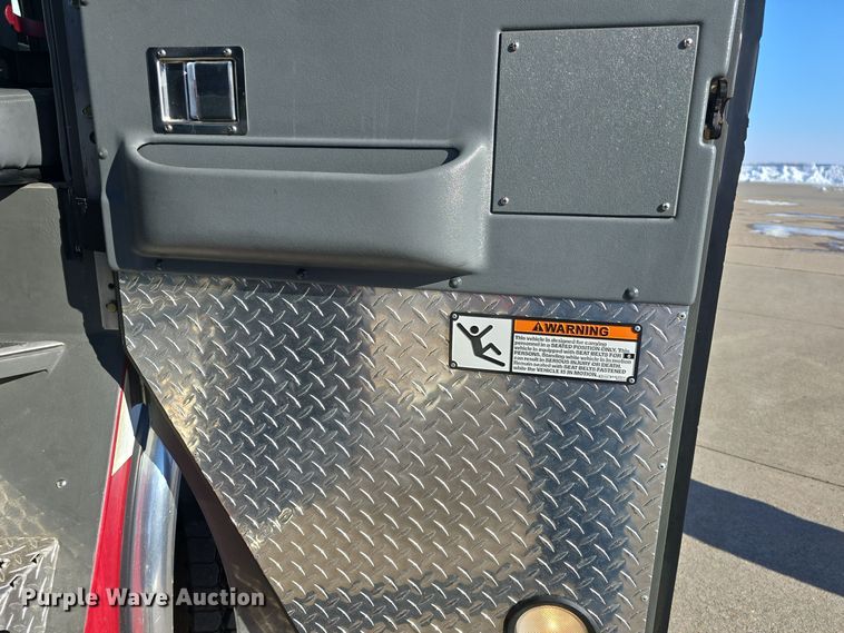 image for item DO7736 2000 Emergency One quint fire truck