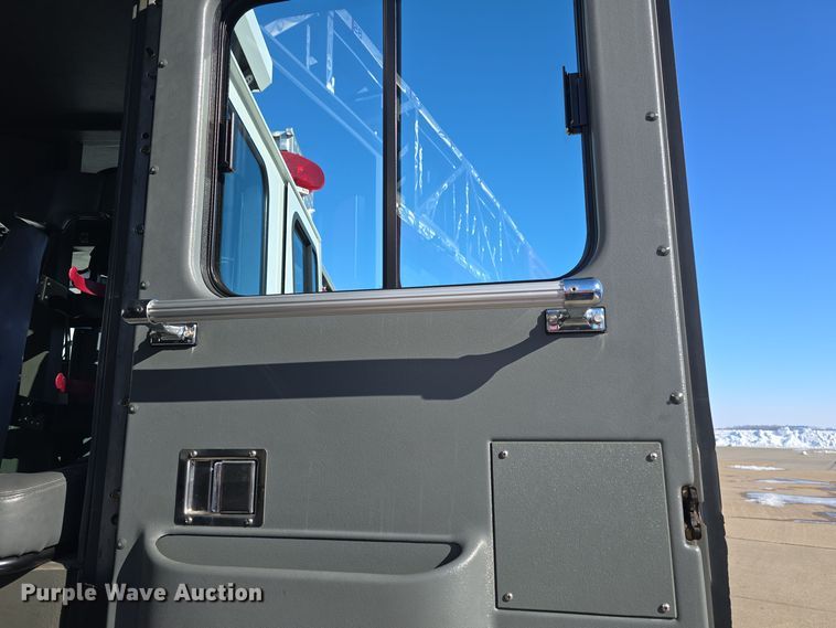 image for item DO7736 2000 Emergency One quint fire truck