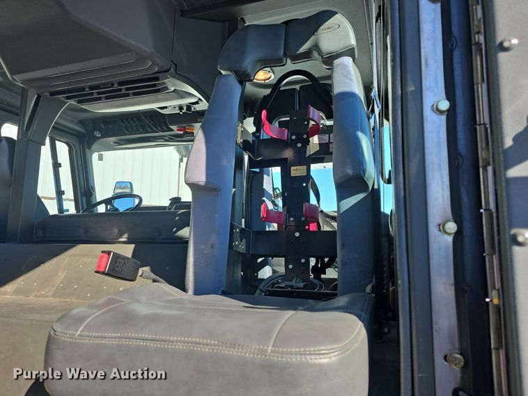 image for item DO7736 2000 Emergency One quint fire truck