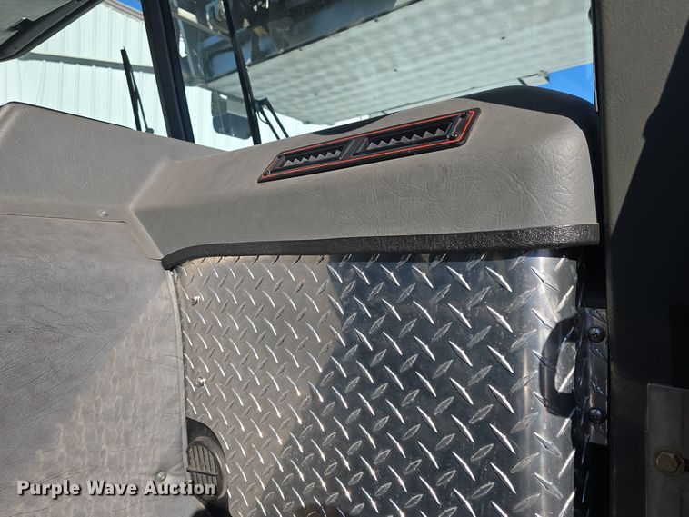 image for item DO7736 2000 Emergency One quint fire truck