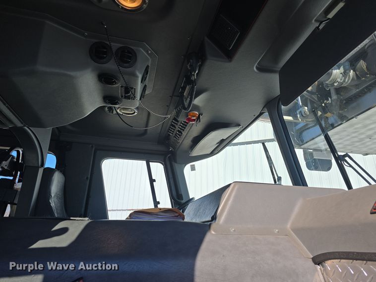 image for item DO7736 2000 Emergency One quint fire truck