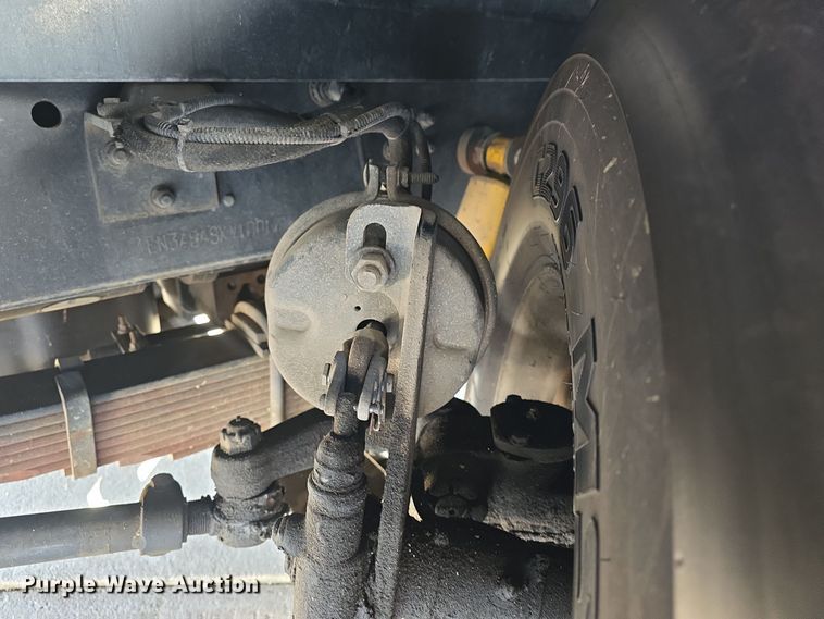 image for item DO7736 2000 Emergency One quint fire truck