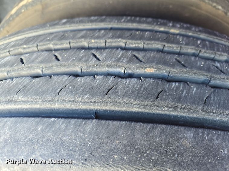 image for item DO7736 2000 Emergency One quint fire truck