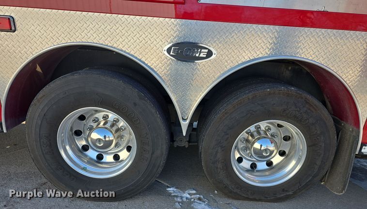 image for item DO7736 2000 Emergency One quint fire truck