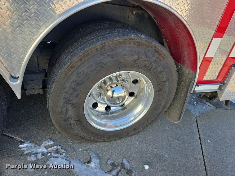 image for item DO7736 2000 Emergency One quint fire truck