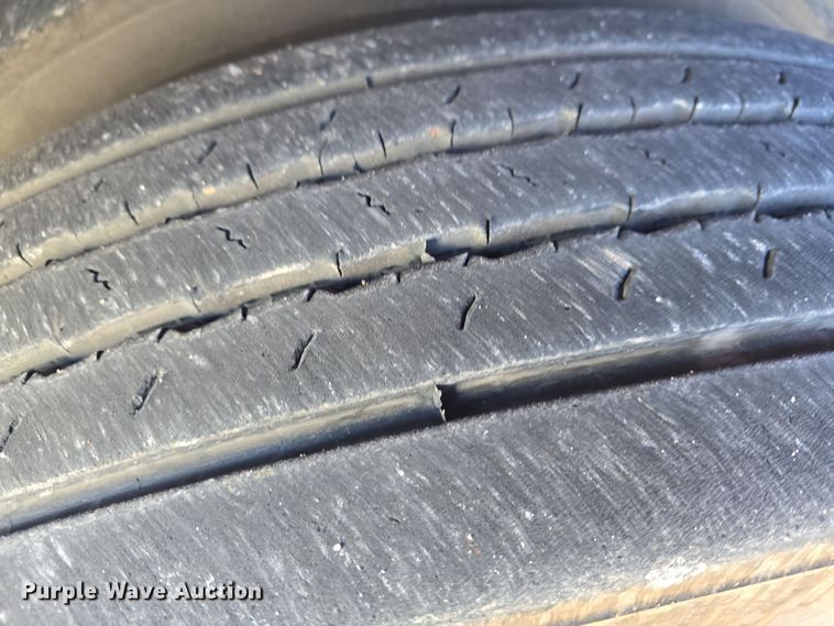 image for item DO7736 2000 Emergency One quint fire truck