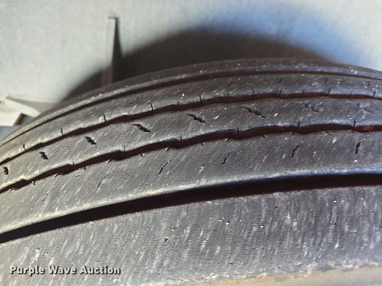 image for item DO7736 2000 Emergency One quint fire truck