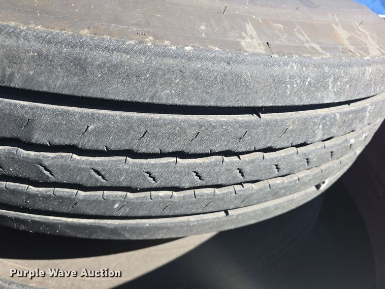 image for item DO7736 2000 Emergency One quint fire truck