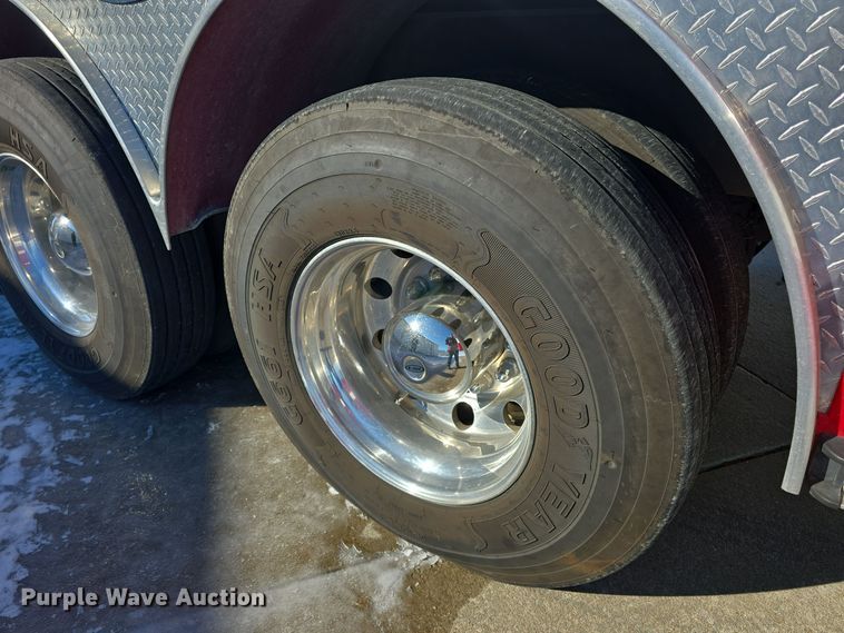 image for item DO7736 2000 Emergency One quint fire truck