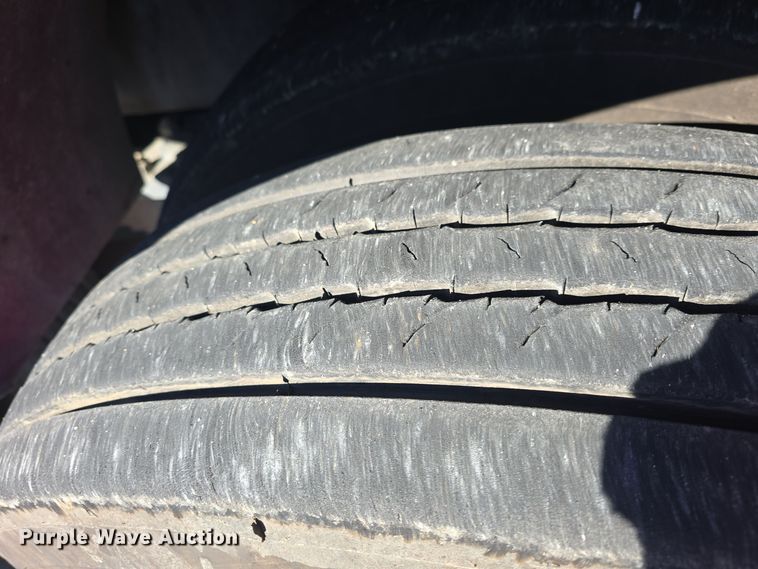 image for item DO7736 2000 Emergency One quint fire truck