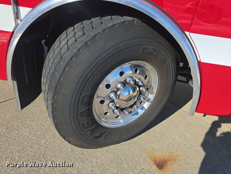 image for item DO7736 2000 Emergency One quint fire truck