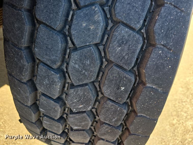 image for item DO7736 2000 Emergency One quint fire truck