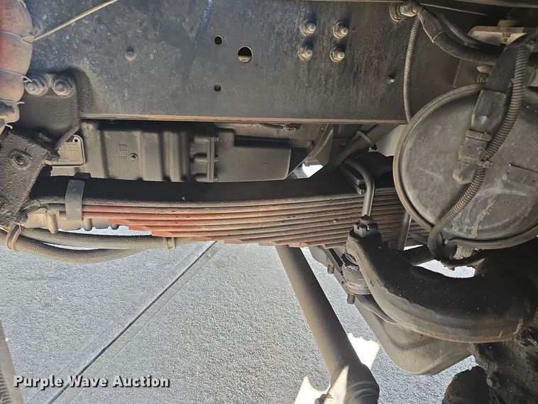 image for item DO7736 2000 Emergency One quint fire truck