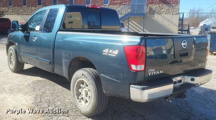 image for item DS5213 2004 Nissan Titan pickup truck