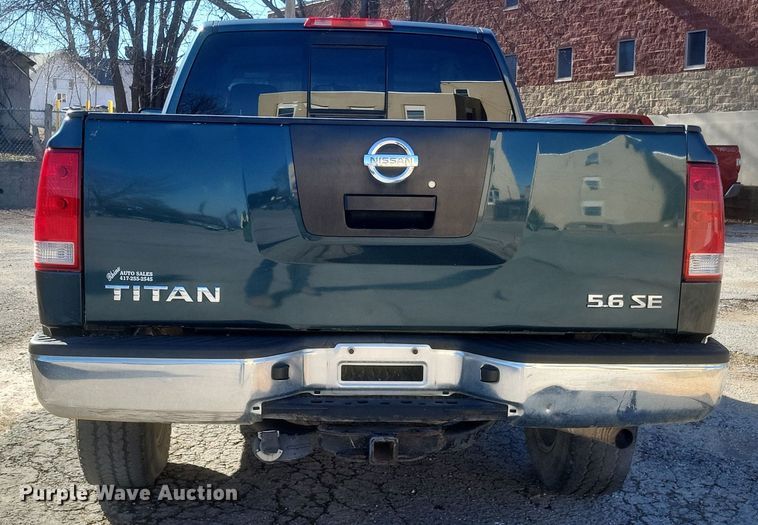 image for item DS5213 2004 Nissan Titan pickup truck