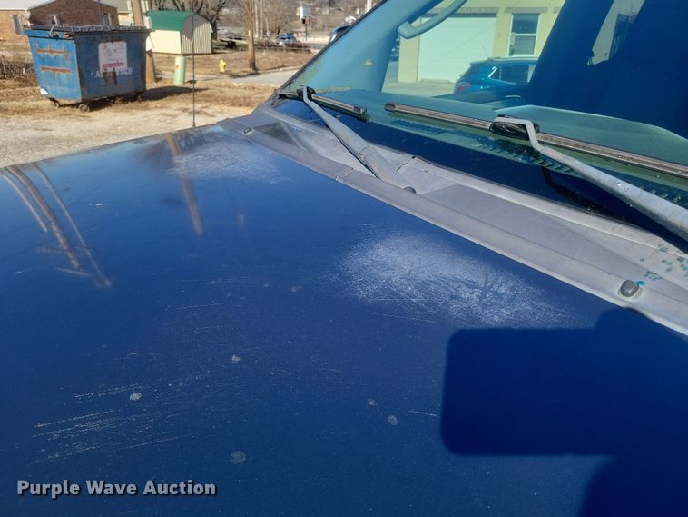 image for item DS5213 2004 Nissan Titan pickup truck