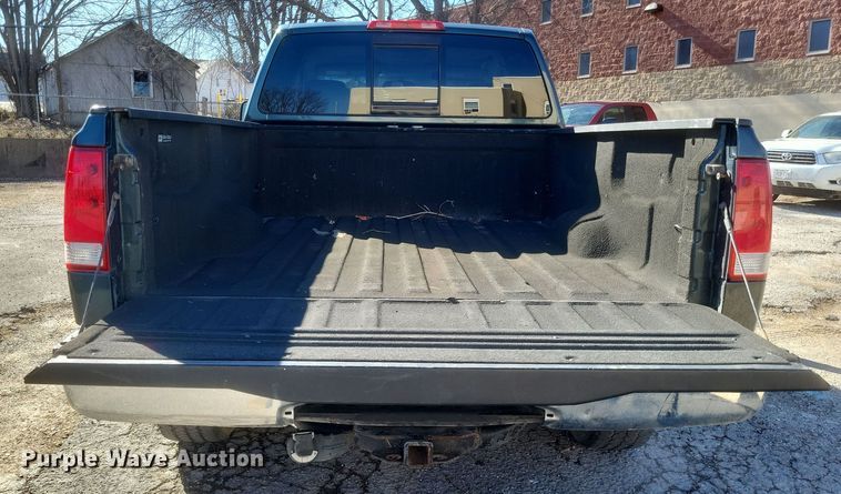 image for item DS5213 2004 Nissan Titan pickup truck