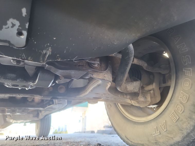 image for item DS5213 2004 Nissan Titan pickup truck