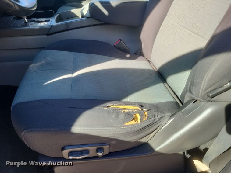 image for item DS5213 2004 Nissan Titan pickup truck