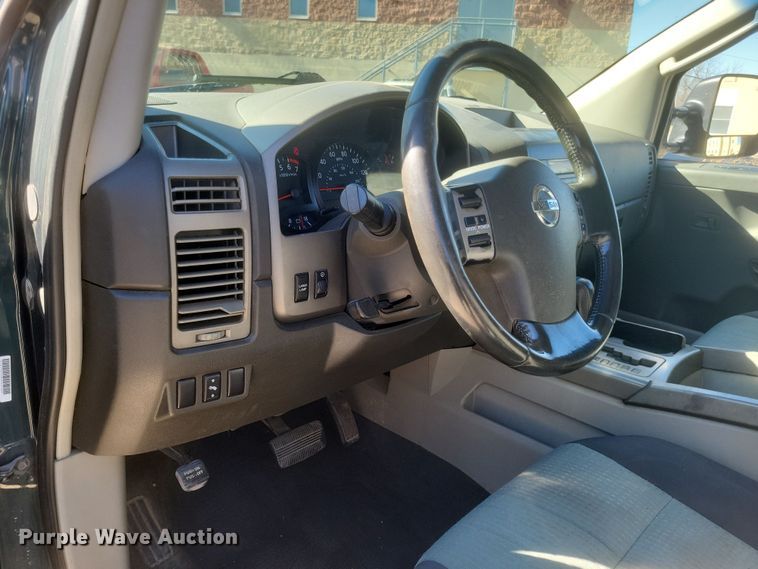 image for item DS5213 2004 Nissan Titan pickup truck