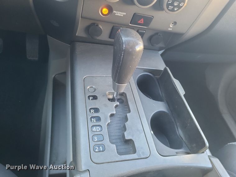 image for item DS5213 2004 Nissan Titan pickup truck