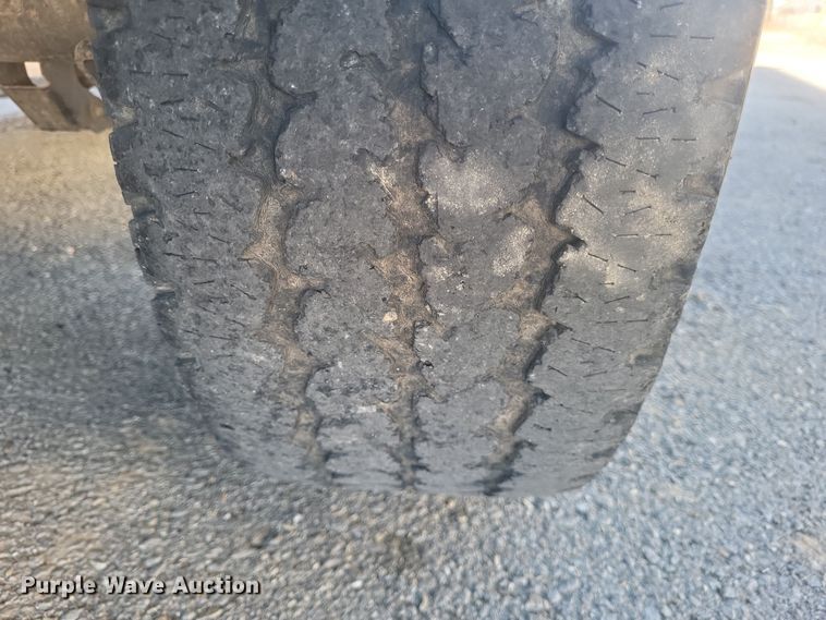 image for item DS5213 2004 Nissan Titan pickup truck