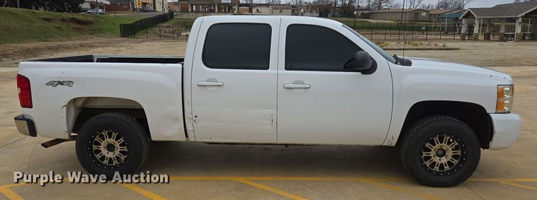 image for item DV1251 2010 Chevrolet Silverado 1500 Crew Cab pickup truck