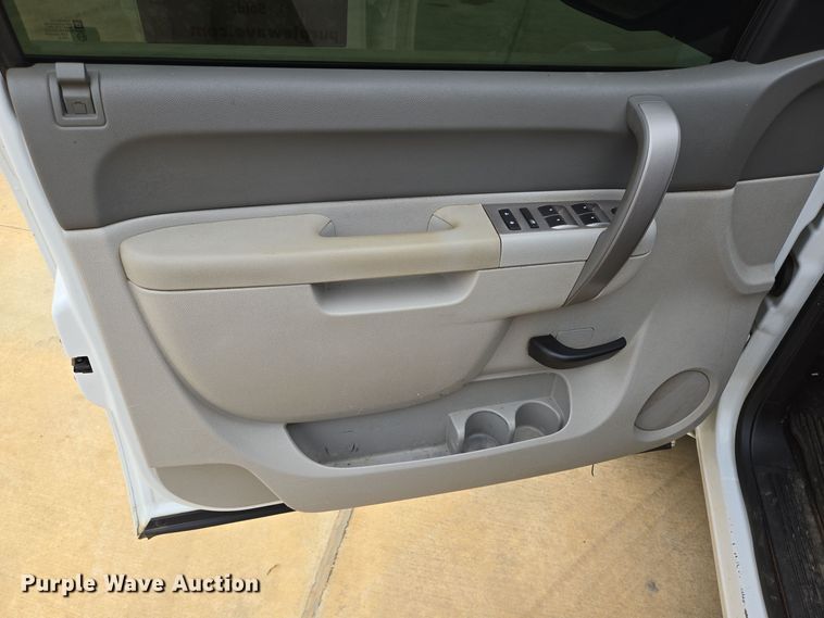 image for item DV1251 2010 Chevrolet Silverado 1500 Crew Cab pickup truck