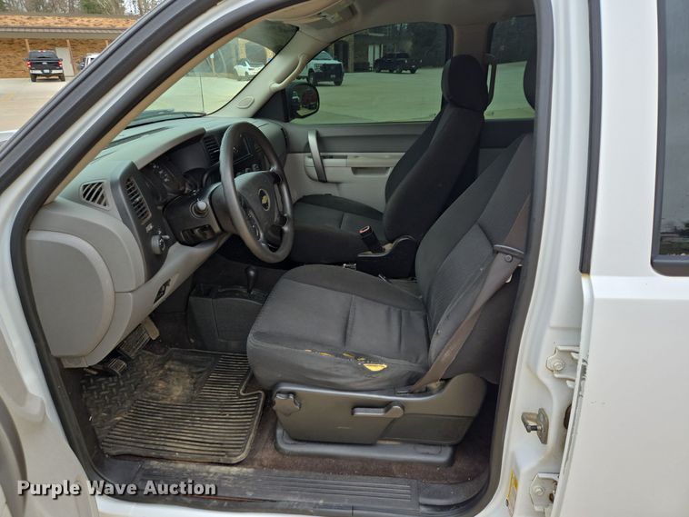 image for item DV1251 2010 Chevrolet Silverado 1500 Crew Cab pickup truck