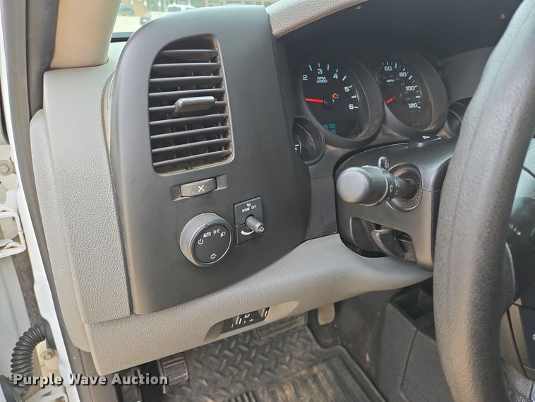 image for item DV1251 2010 Chevrolet Silverado 1500 Crew Cab pickup truck