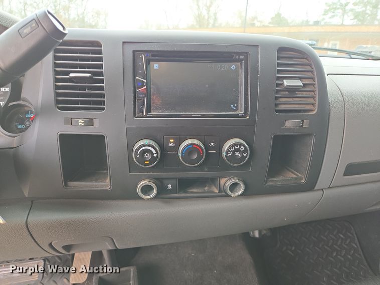 image for item DV1251 2010 Chevrolet Silverado 1500 Crew Cab pickup truck