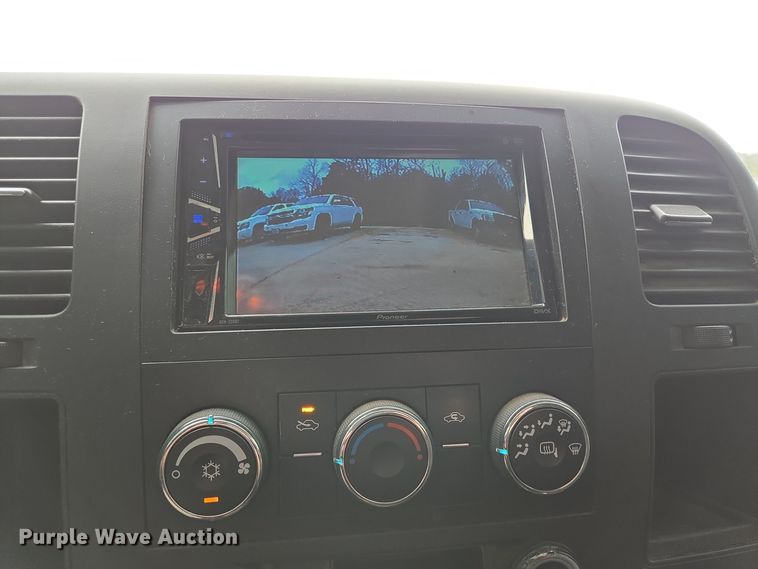 image for item DV1251 2010 Chevrolet Silverado 1500 Crew Cab pickup truck