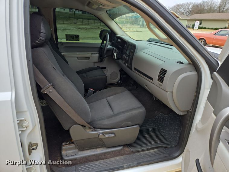 image for item DV1251 2010 Chevrolet Silverado 1500 Crew Cab pickup truck