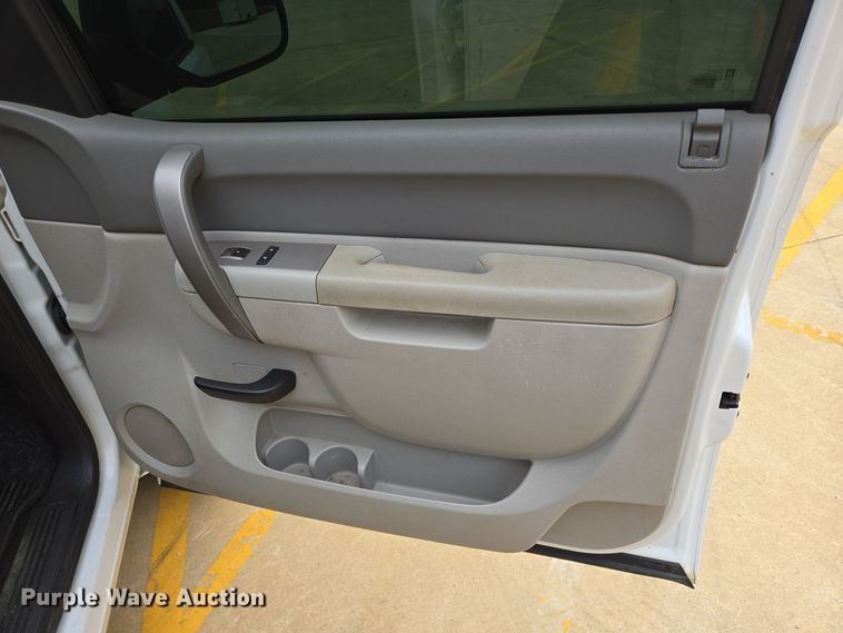 image for item DV1251 2010 Chevrolet Silverado 1500 Crew Cab pickup truck