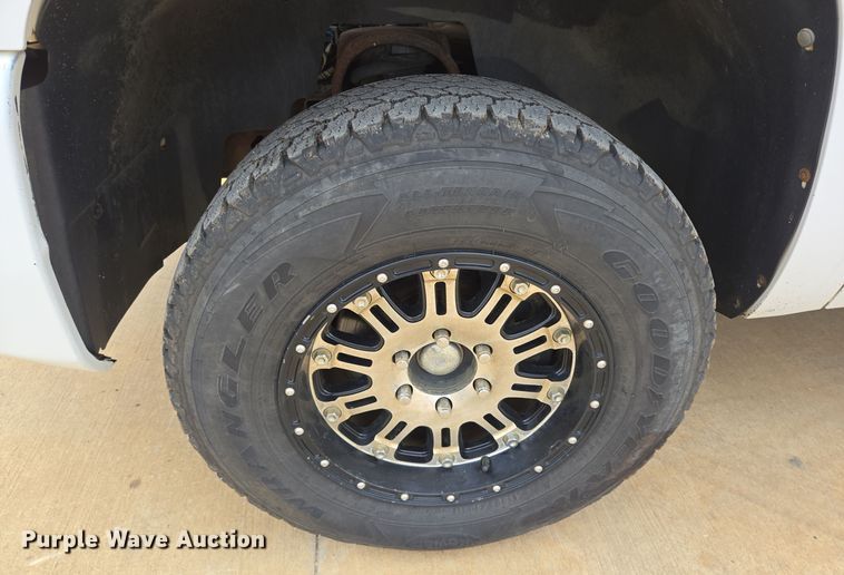 image for item DV1251 2010 Chevrolet Silverado 1500 Crew Cab pickup truck