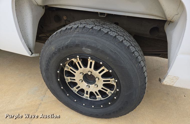 image for item DV1251 2010 Chevrolet Silverado 1500 Crew Cab pickup truck