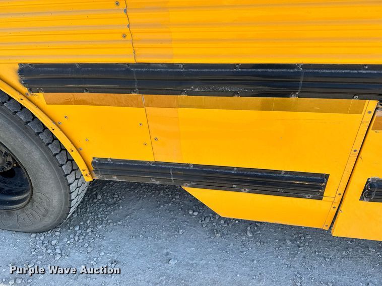 image for item DW2489 2000 Thomas MVP-EF school bus