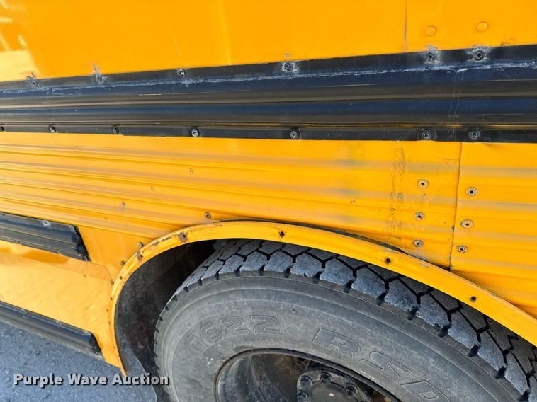 image for item DW2489 2000 Thomas MVP-EF school bus