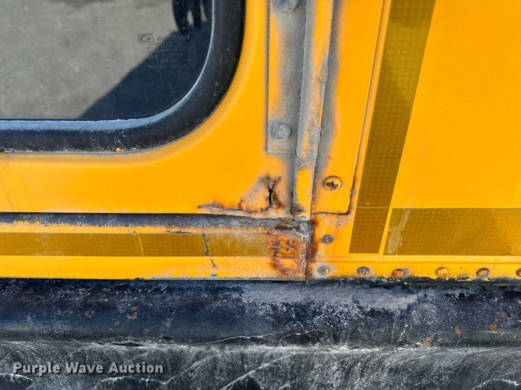 image for item DW2489 2000 Thomas MVP-EF school bus