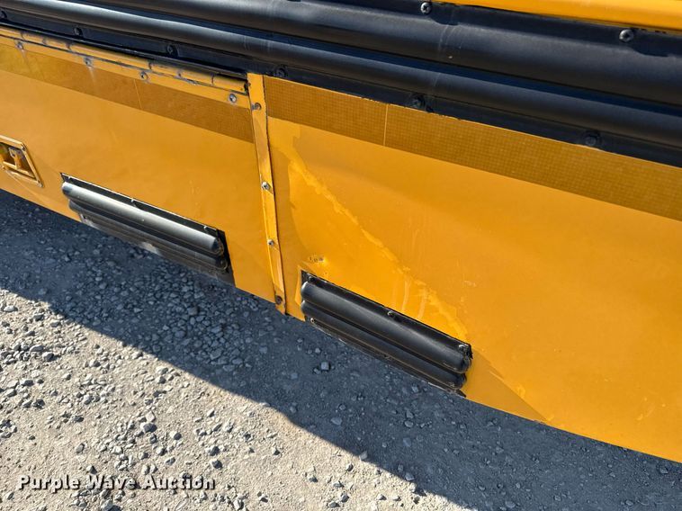 image for item DW2489 2000 Thomas MVP-EF school bus