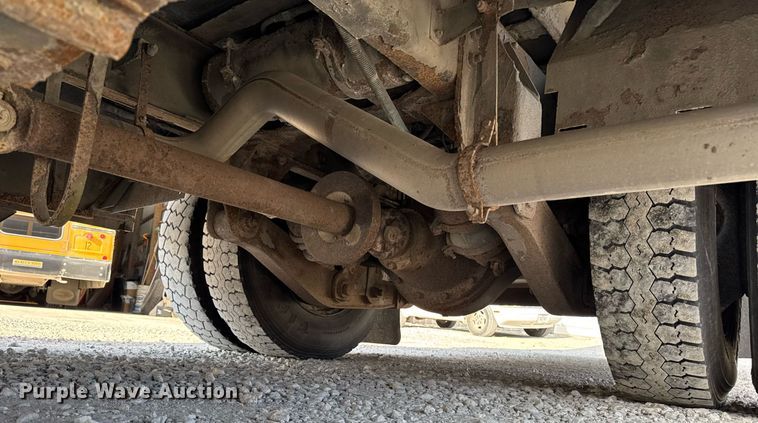 image for item DW2489 2000 Thomas MVP-EF school bus