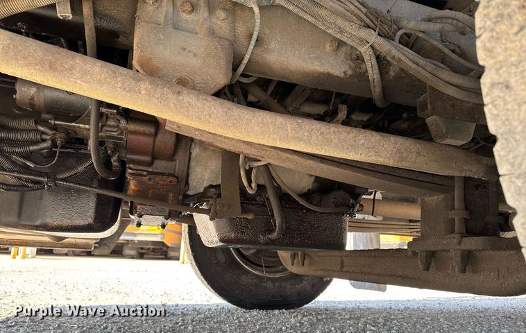 image for item DW2489 2000 Thomas MVP-EF school bus