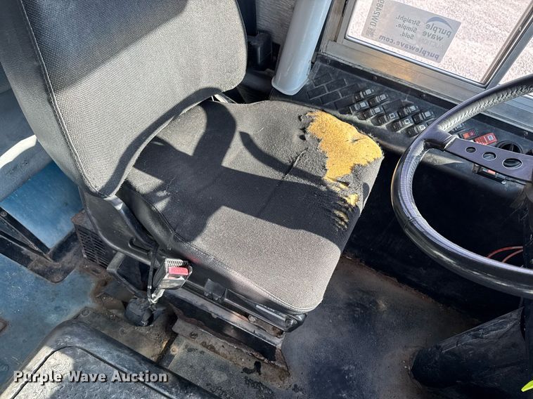 image for item DW2489 2000 Thomas MVP-EF school bus