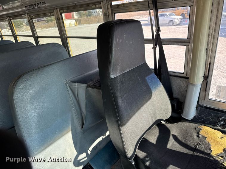 image for item DW2489 2000 Thomas MVP-EF school bus