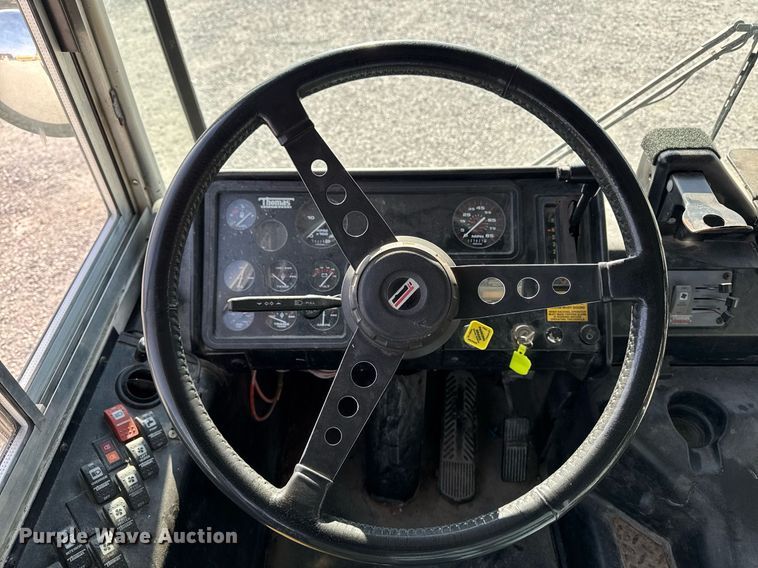 image for item DW2489 2000 Thomas MVP-EF school bus