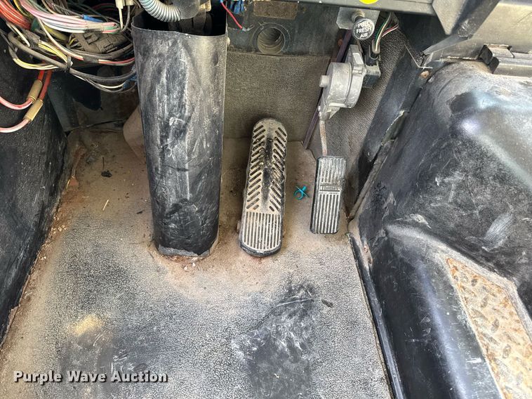 image for item DW2489 2000 Thomas MVP-EF school bus