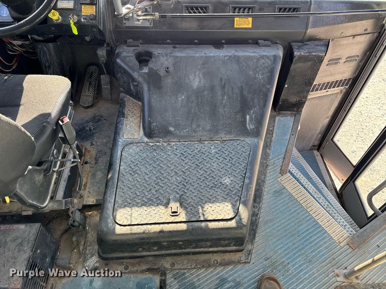 image for item DW2489 2000 Thomas MVP-EF school bus